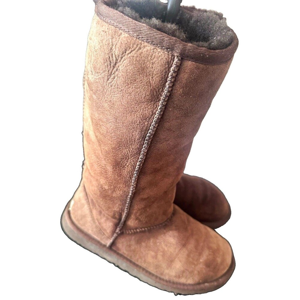 UGG Australia Classic Tall Boots Chocolate Brown Sheepskin Suede Women’s Size 6